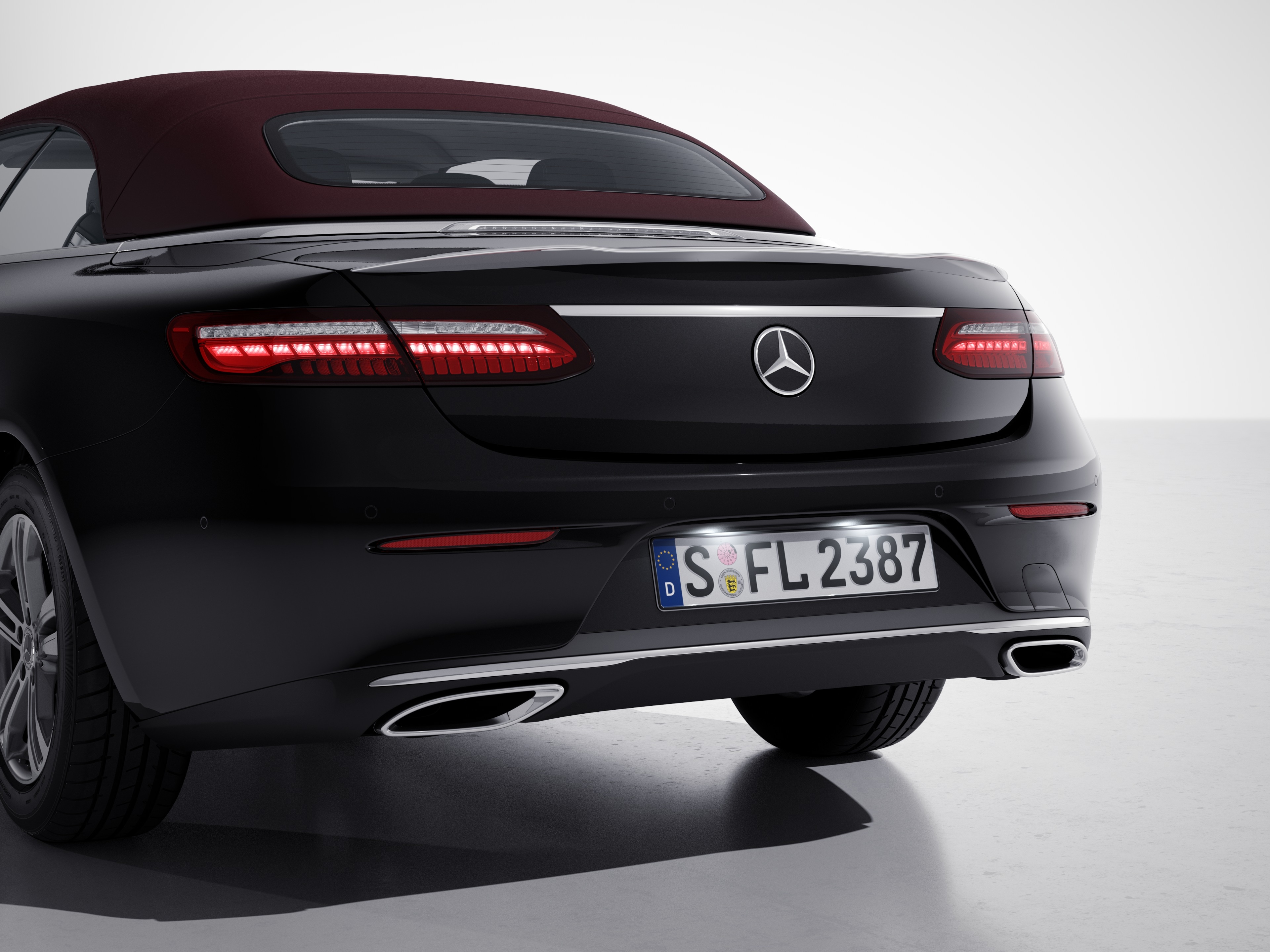 Rear spoiler - primed