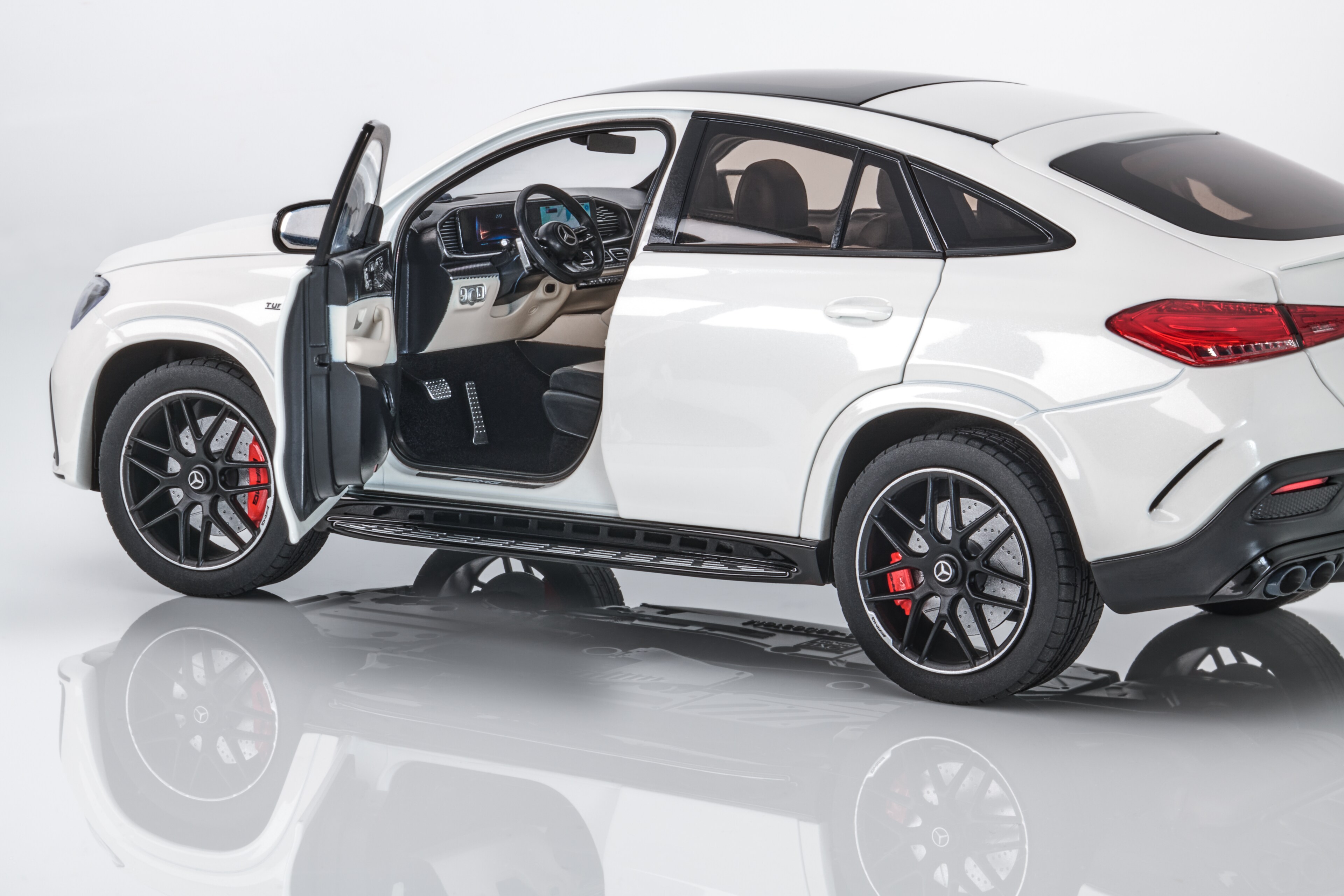 Mercedes-AMG GLE 53e, Coupé, C167 - MANUFAKTUR opalite white magno, NZG, 1:18