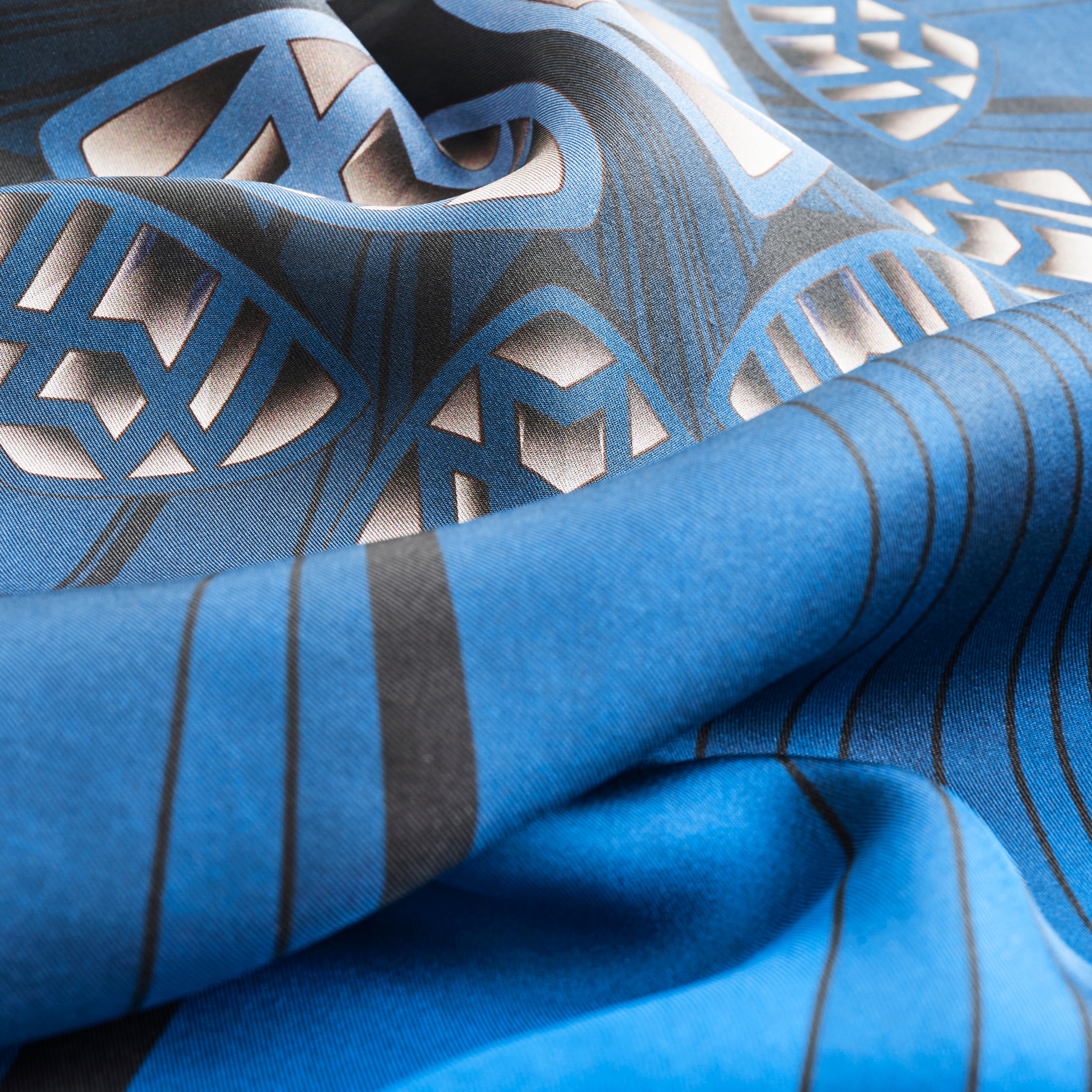 Women's shawl, Mercedes-Maybach - blue