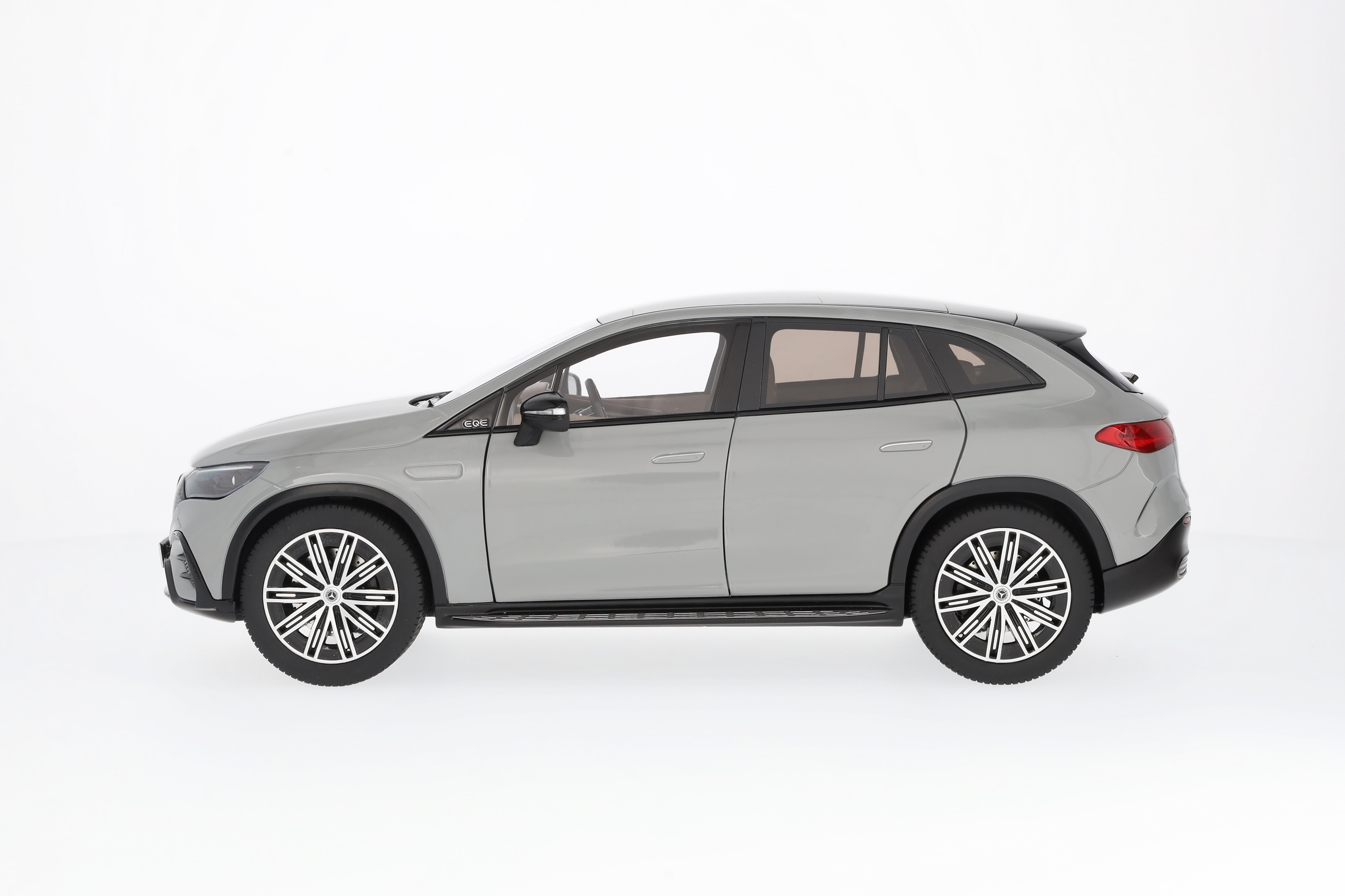 EQE SUV, AMG Line, X294 - MANUFAKTUR alpingrau uni, NZG, 1:18
