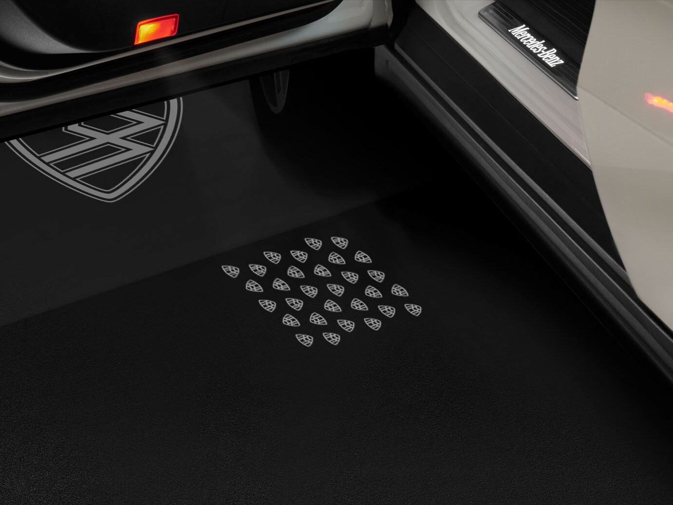 LCD-Projektor, mit animiertem Mercedes-Maybach Pattern - 1 Set